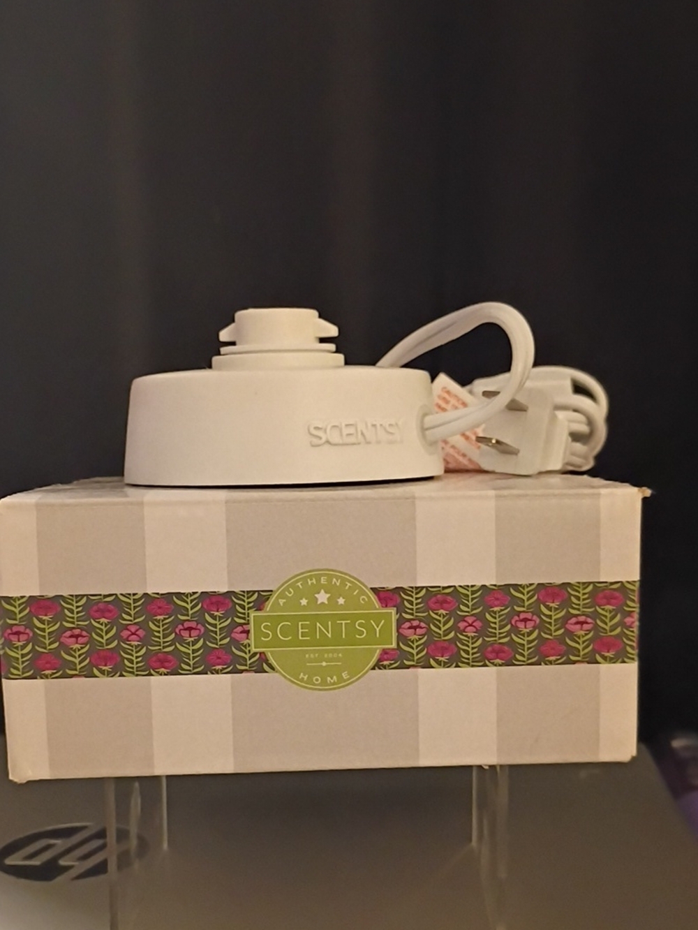 Scentsy White Ceramic Nightlight Tabletop Base